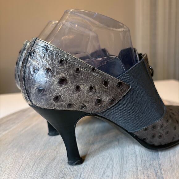 Donald J Pliner Gray Leather Faux Ostrich Embossed Pointed Toe Pumps Size 7.5 - Picture 7 of 14
